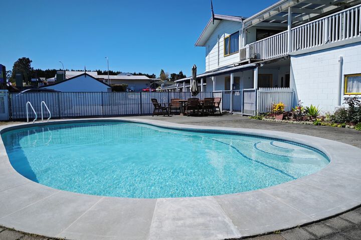 Pool 43 of 48