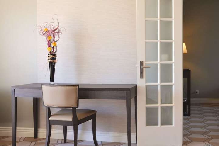 Room 42 of 117