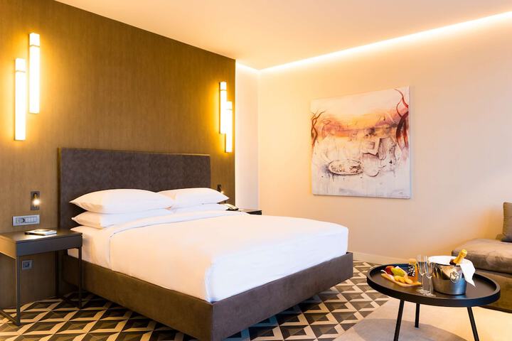Room 20 of 114