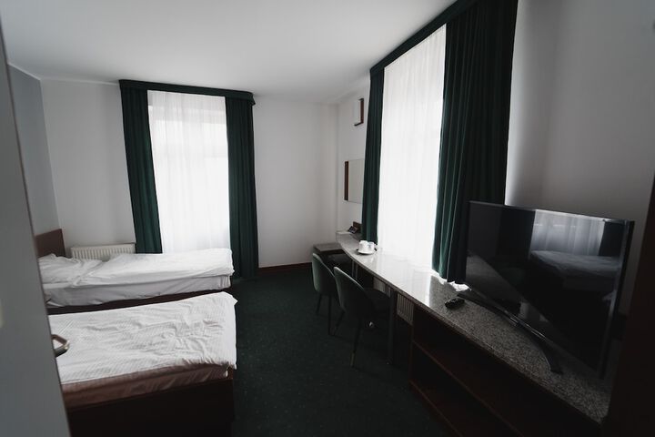 Room 5 of 24