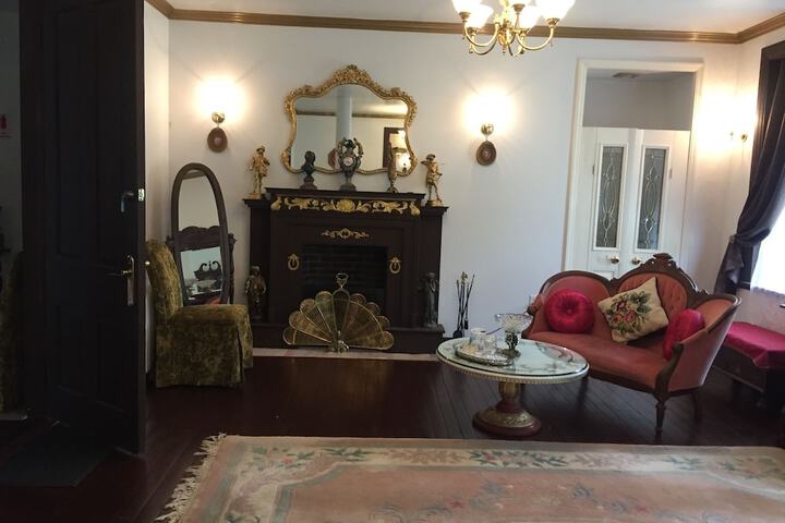 Room 8 of 35