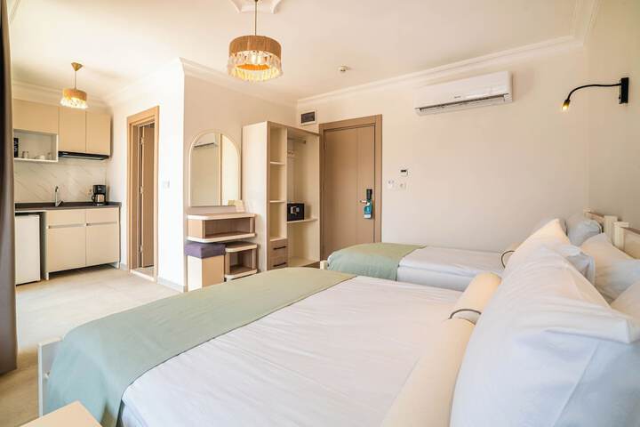 Room 21 of 185
