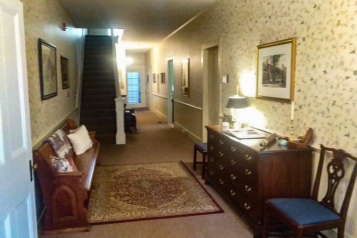 Ballroom/Hall 66 of 75