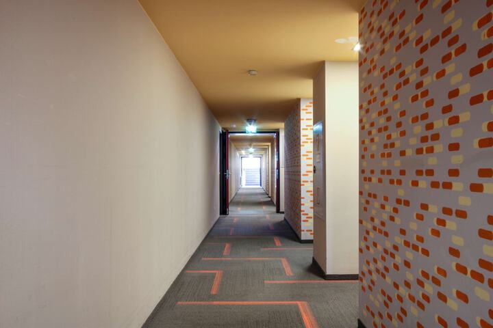 Ballroom/Hall 33 of 38