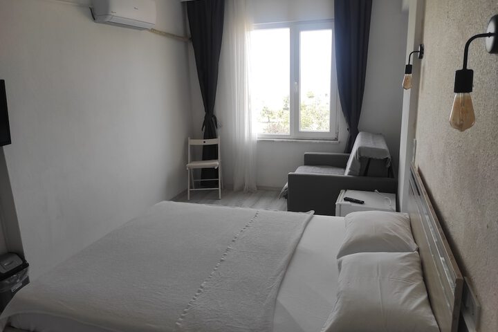 Room 26 of 81