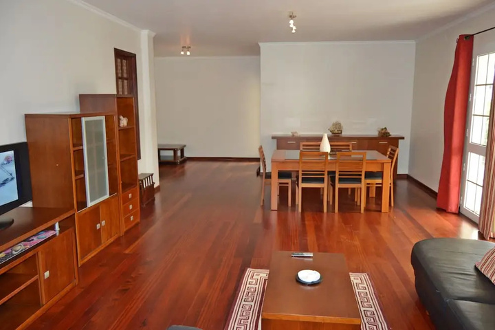 Room 5 of 15
