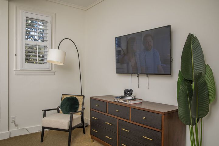 Room 50 of 141