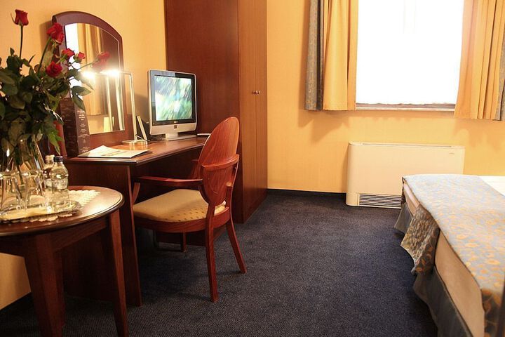 Room 17 of 60