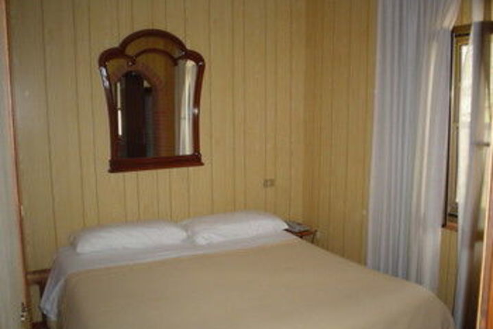 Room 12 of 24