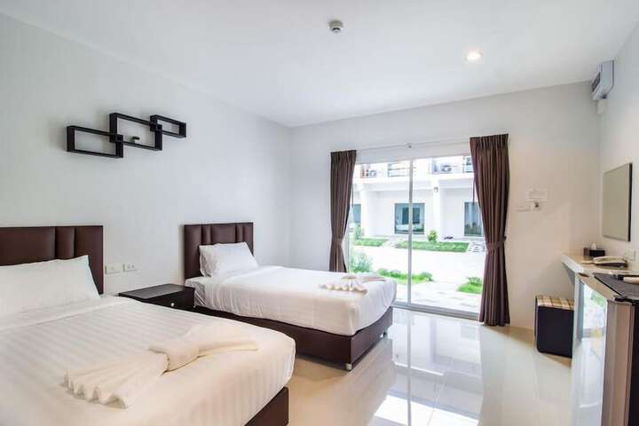 Room 3 of 33
