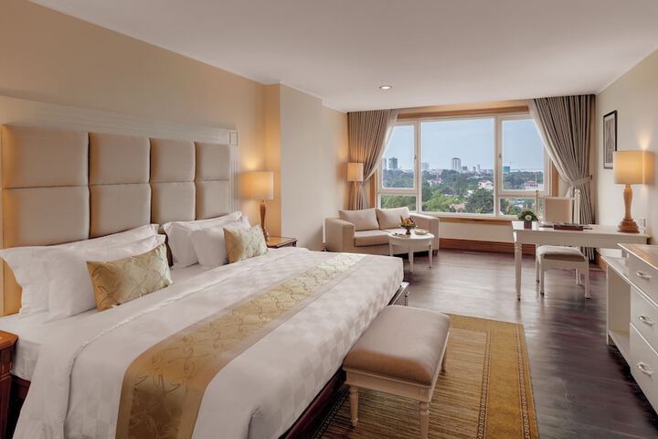 Room 12 of 74