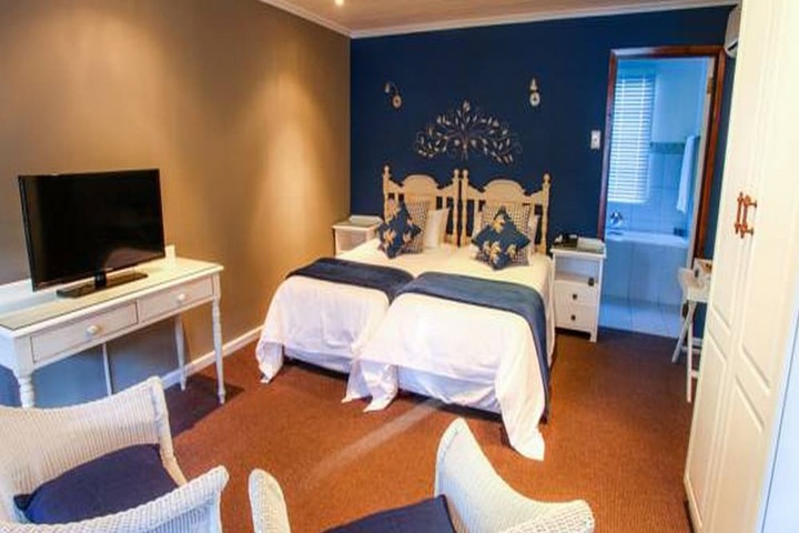 Room 10 of 99