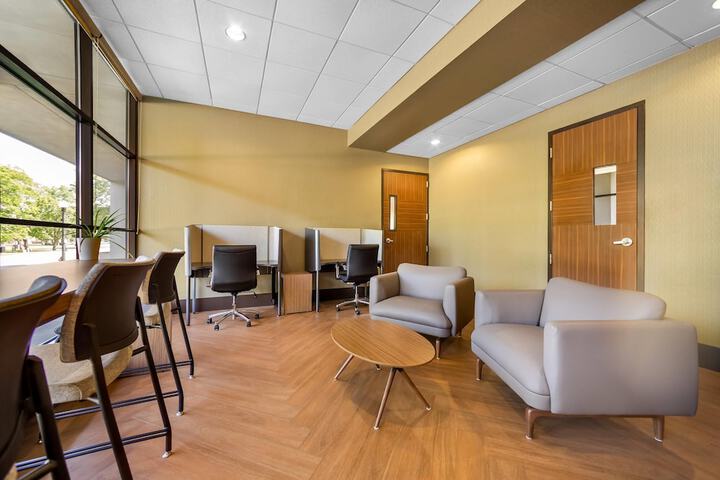 Business Center 94 of 123