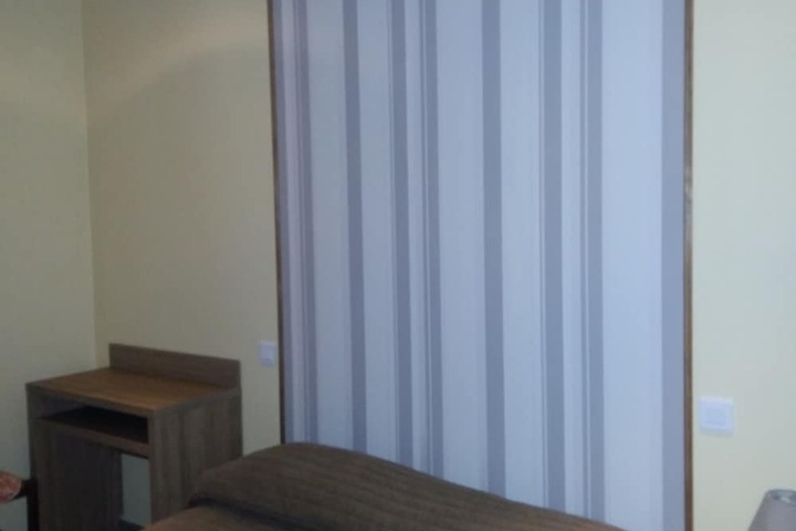 Room 5 of 16