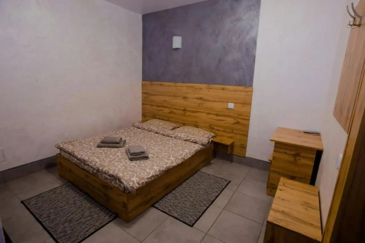 Room 3 of 9
