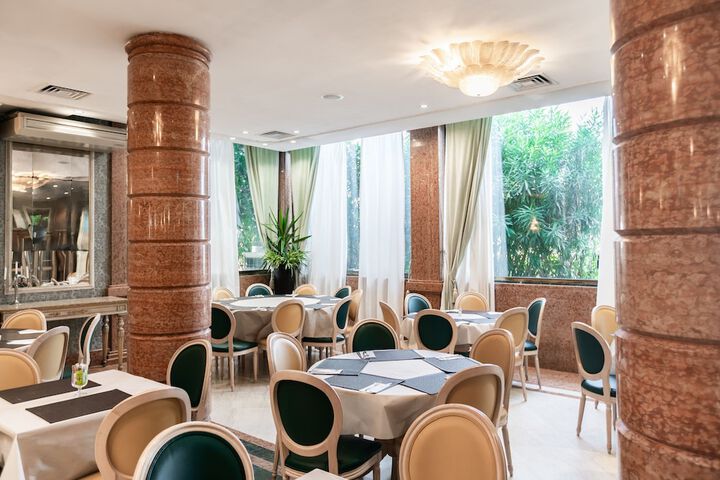 Dining Photos