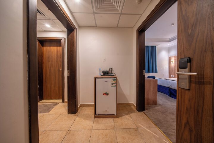 Room 32 of 53