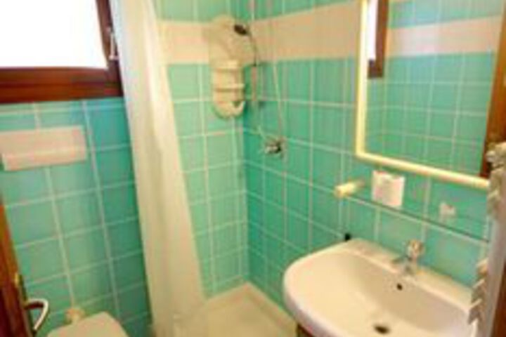 Room 4 of 21
