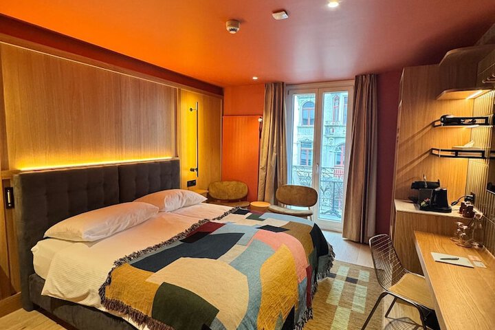 Room 56 of 110