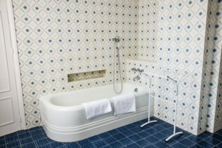 Room 3 of 60