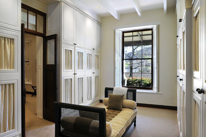 Room 5 of 76