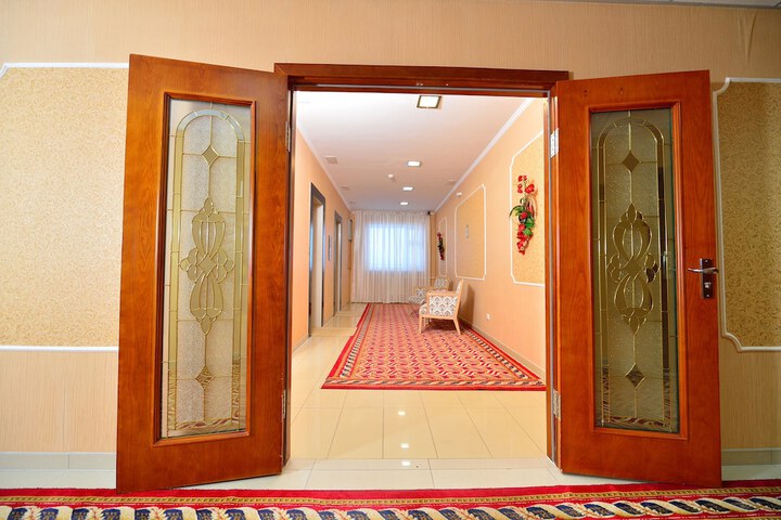 Ballroom/Hall 20 of 23