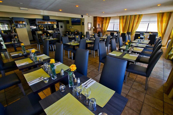 Dining 46 of 70