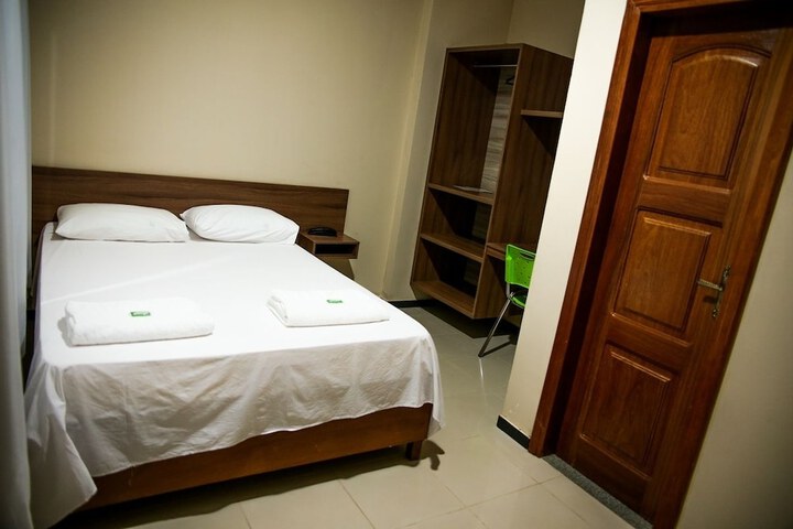 Room 6 of 27