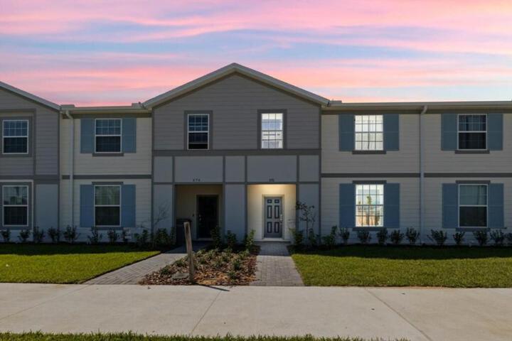 5 Bedrooms 4.5 Bathrooms Windsor Island 876 PD in Davenport, FL