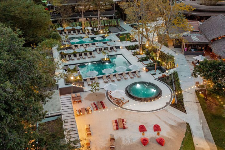 Hotel 243 of 252