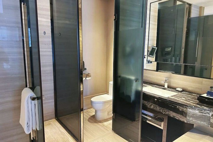 Room 18 of 36