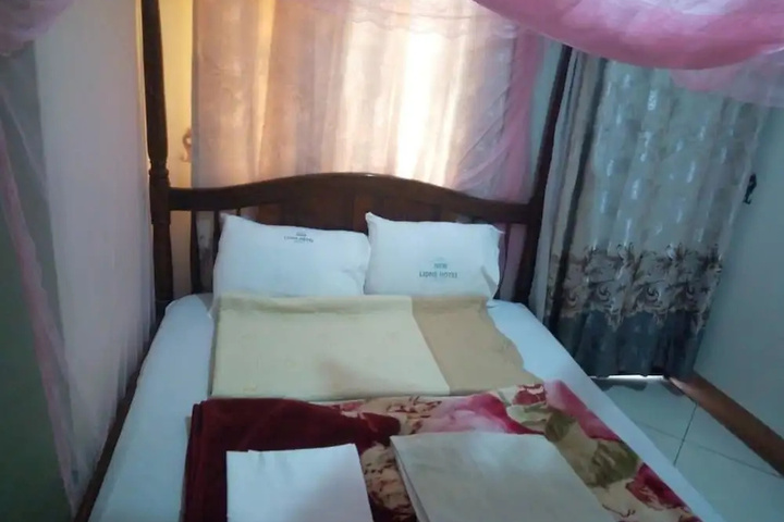 Room 2 of 12