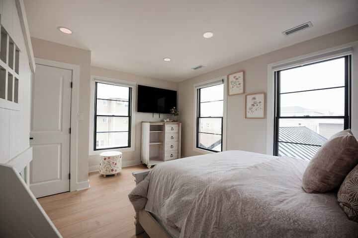 Room 57 of 153