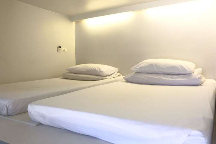 Room 17 of 60