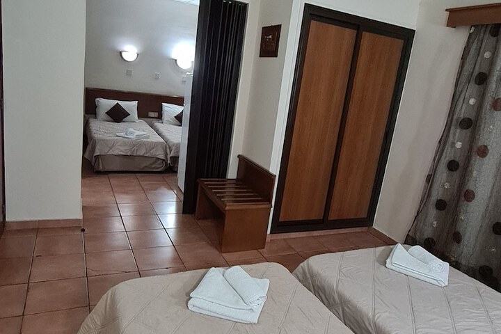 Room 14 of 64
