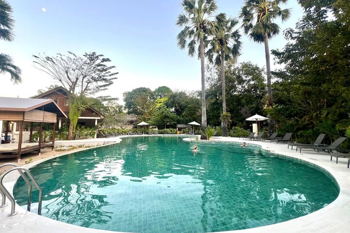 Pool 74 of 183