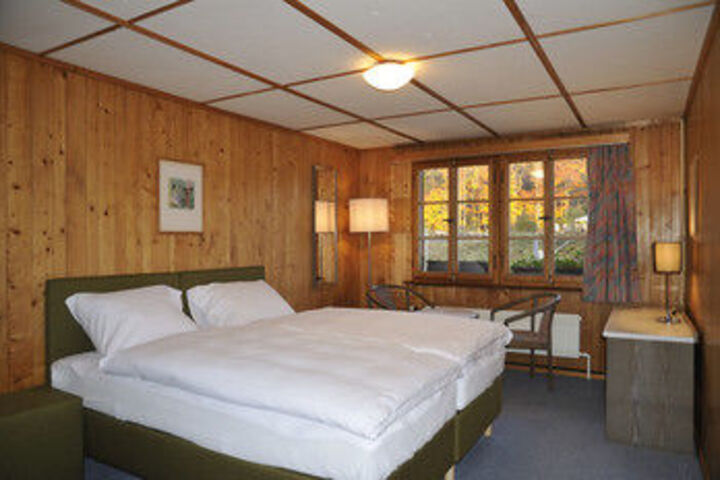 Room 8 of 50