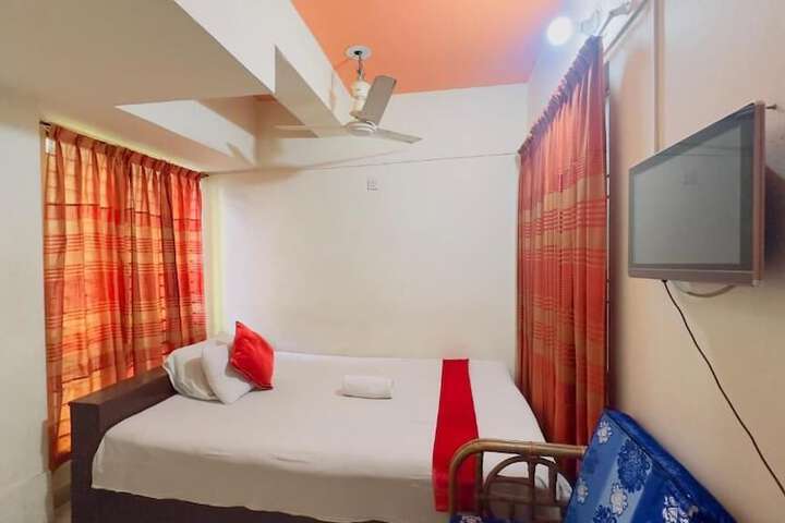 Room 13 of 20
