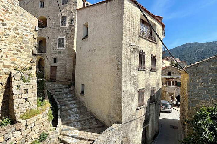 Hotel Exterior 192 of 193