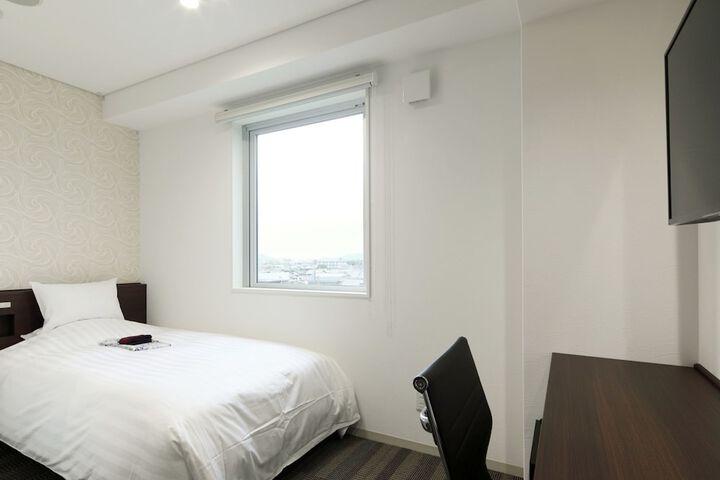 Room 3 of 60