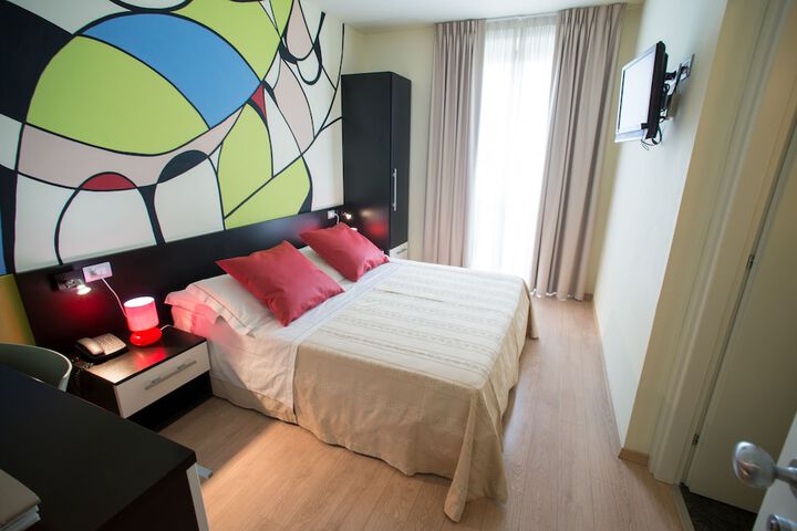 Room 4 of 22