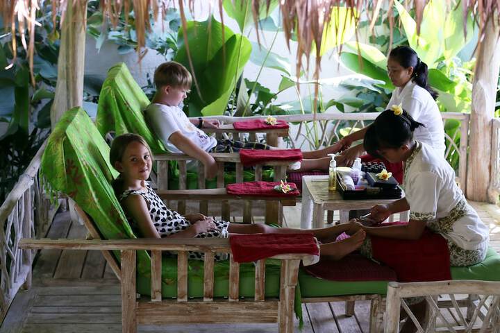 Nail salon