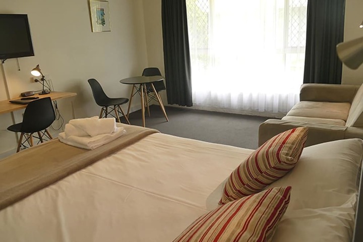 Room 3 of 75