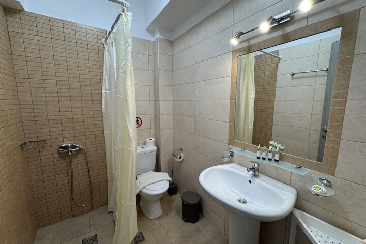 Room 125 of 171