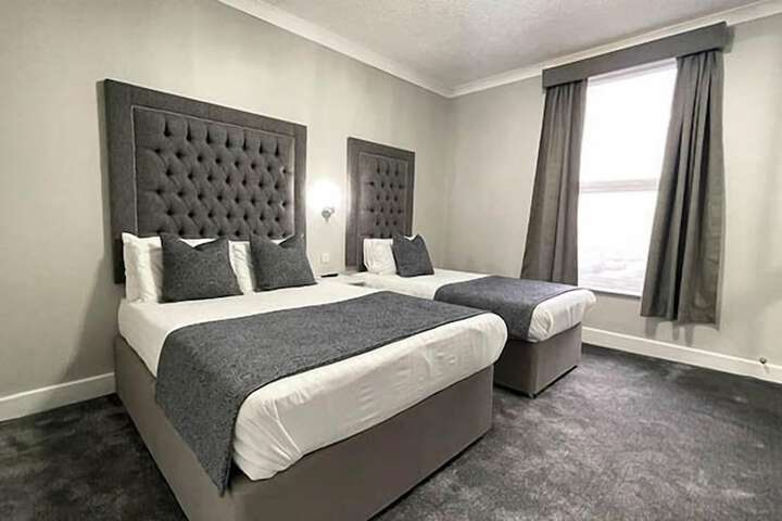 Room 13 of 44