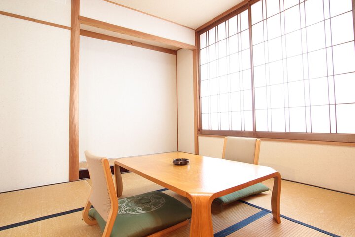Room 4 of 22