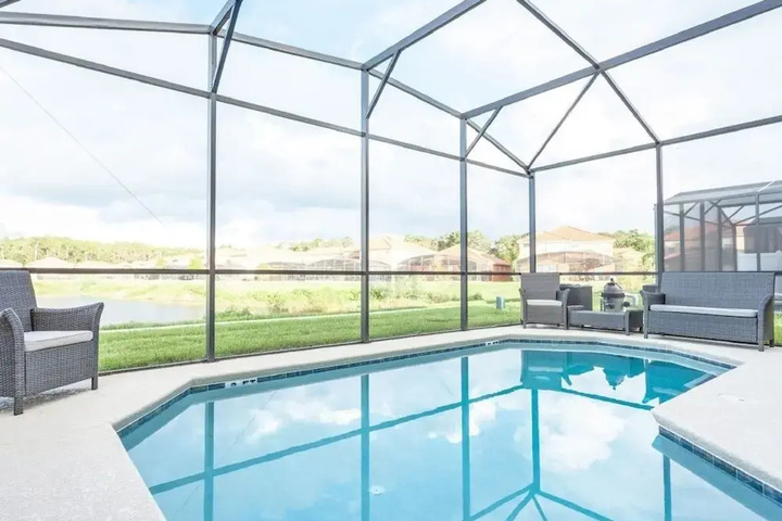 Pool 14 of 20