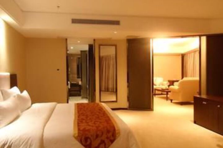Room 15 of 112