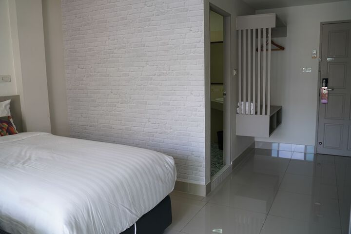 Room 30 of 80