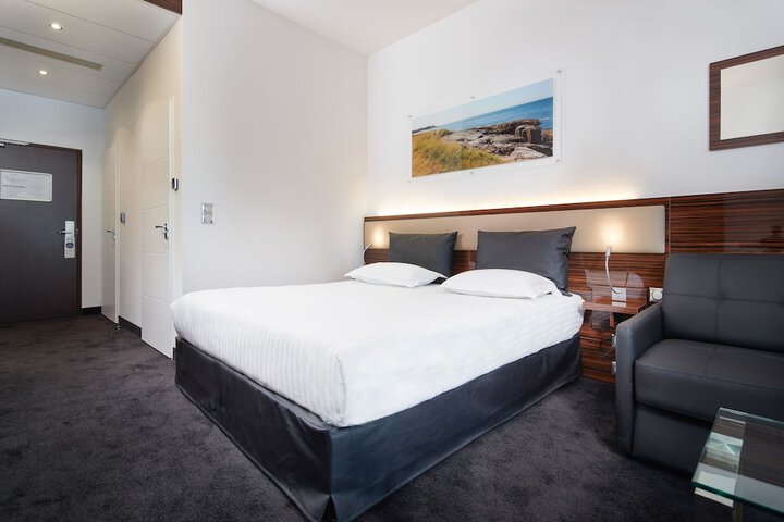 Room 18 of 114
